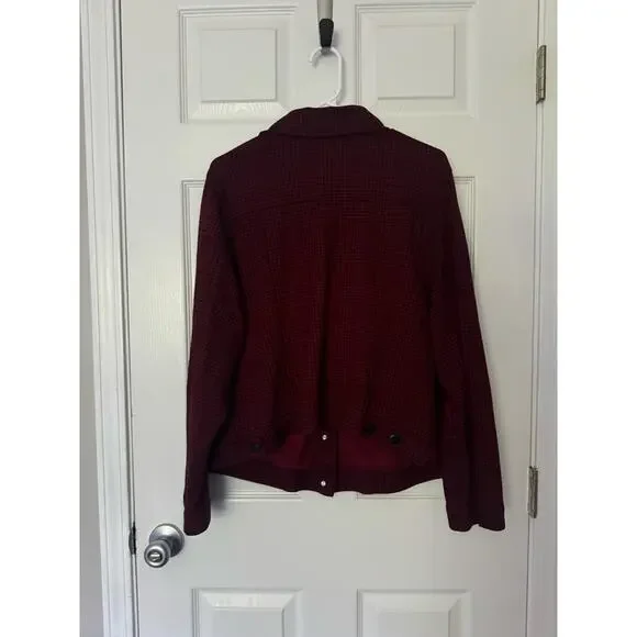 Torrid Red and Black Plaid Ponte Crop Tucker Jacket Sz: 3 (3X) - Picture 2 of 3